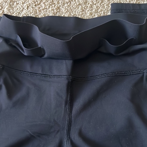 Lululemon legging size 6 - Picture 7 of 7